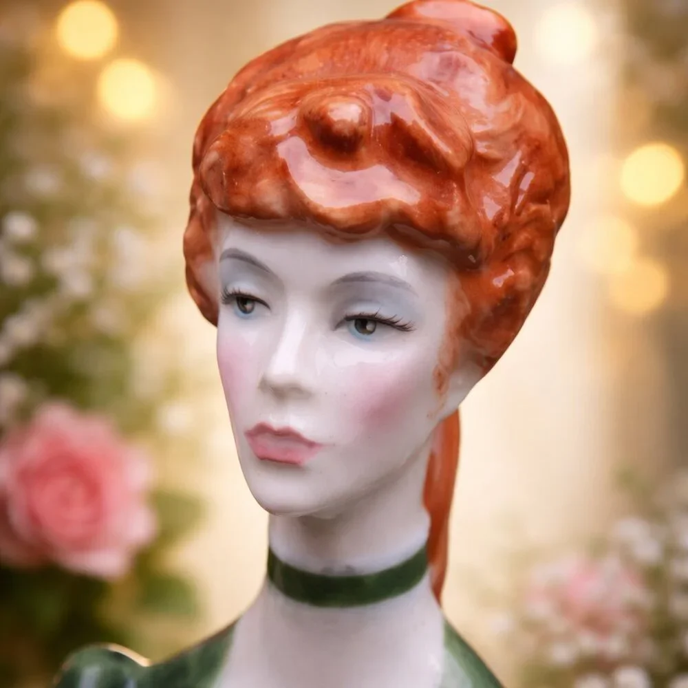 Royal Doulton A La Mode Haute Series Porcelain Vintage Figurine HN 2544